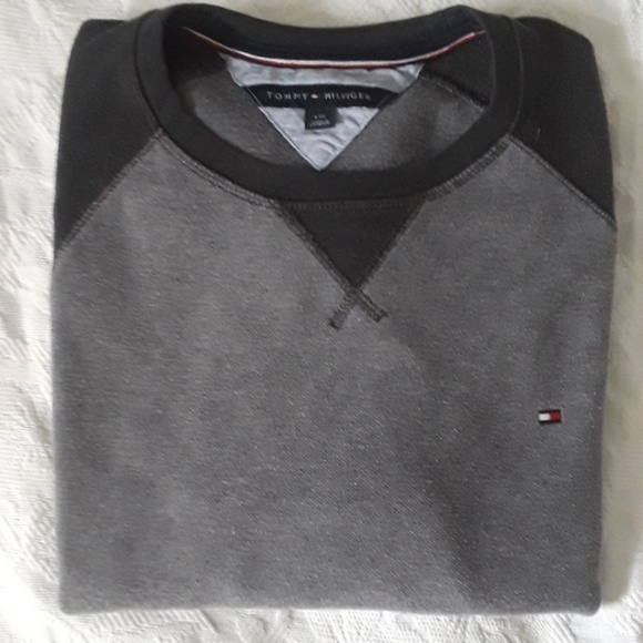 TOMMY HILFIGER CREW NECK SWEATSHIRT SZ L - Picture 3 of 4